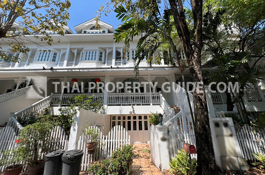 Townhouse for rent in Sukhumvit